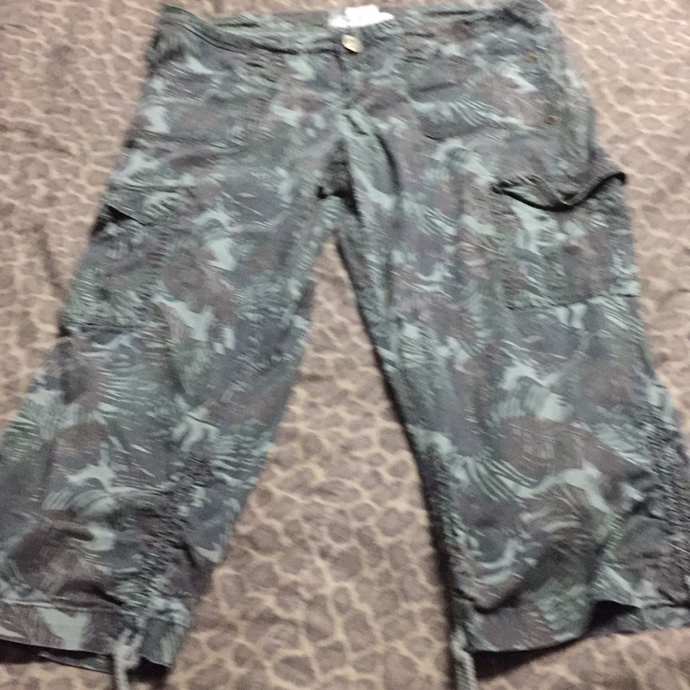 Capri pants